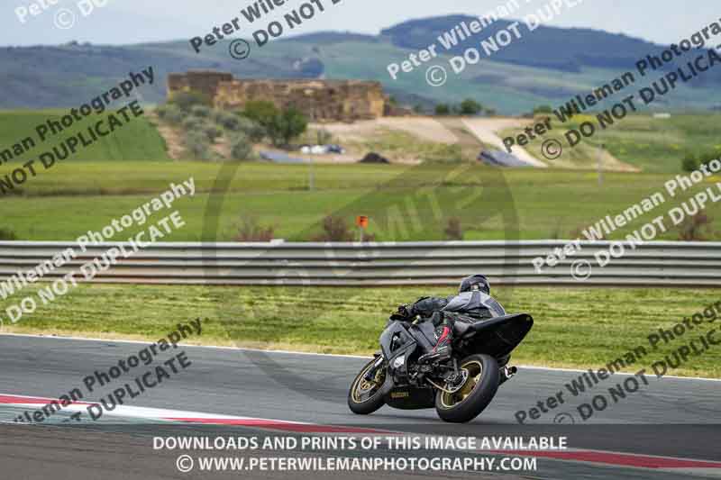 cadwell no limits trackday;cadwell park;cadwell park photographs;cadwell trackday photographs;enduro digital images;event digital images;eventdigitalimages;navarra;no limits trackdays;peter wileman photography;racing digital images;trackday digital images;trackday photos